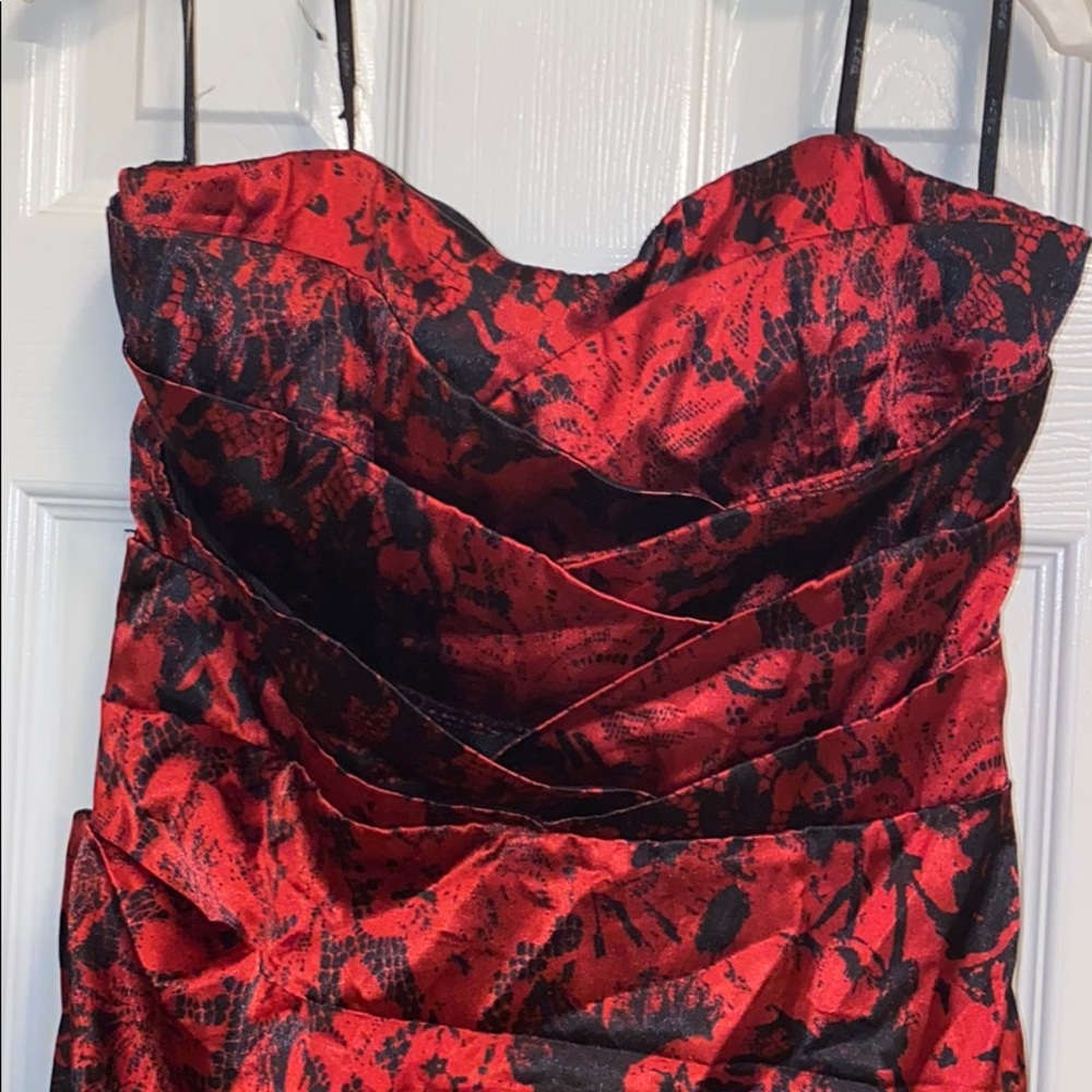 Sleeveless Red and Black Cocktail Mini Dress